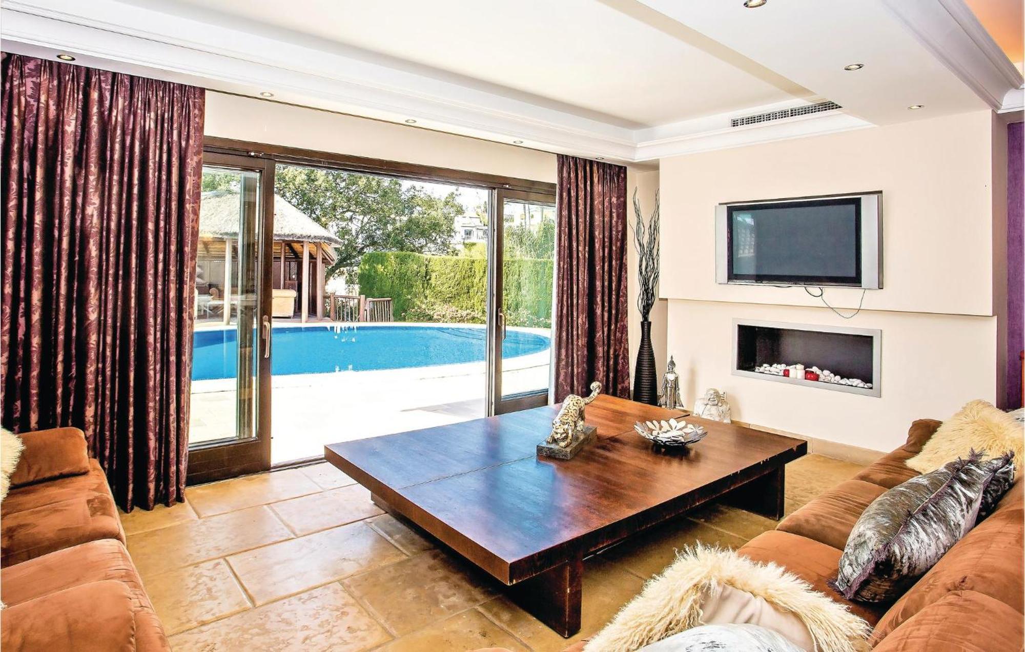 Cozy In Elviria With Wifi Marbella