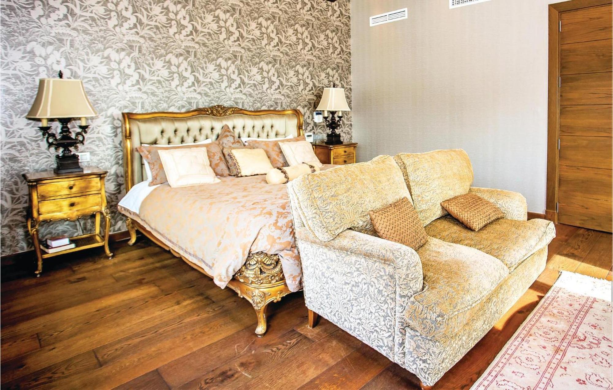 Cozy In Elviria With Wifi Holiday home *