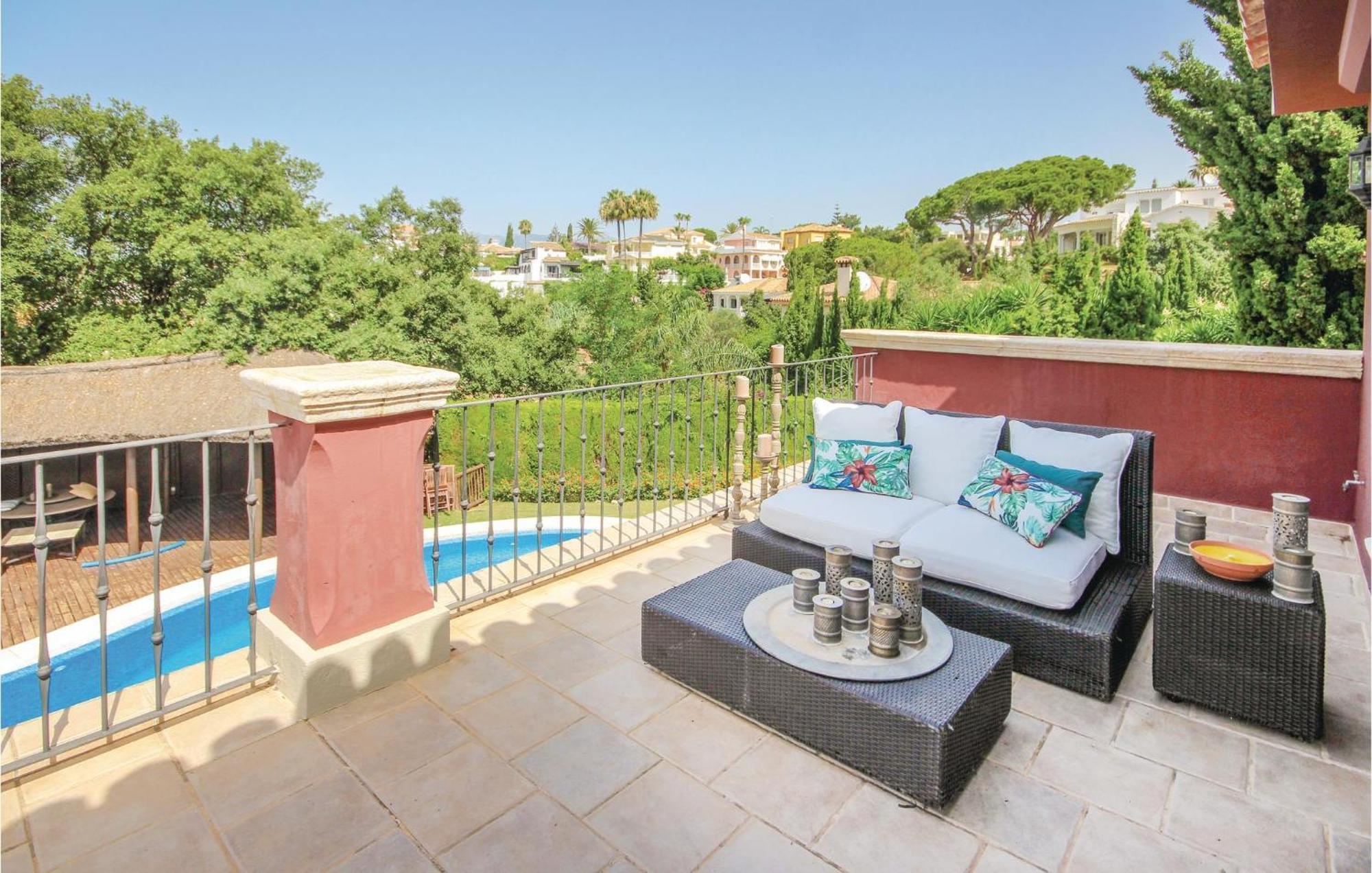 Cozy In Elviria With Wifi Holiday home Marbella